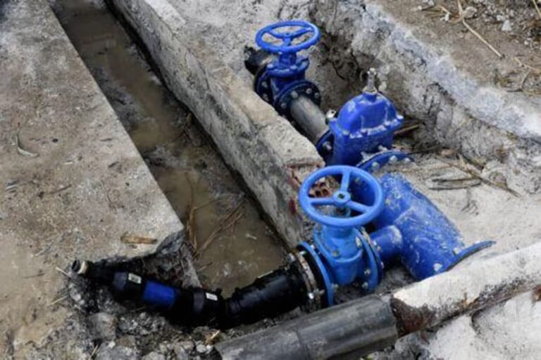 Waterpipe fault closes Nicosia city centre roads